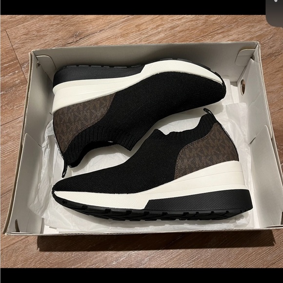 Michael Kors Slip-On Trainers - Picture 3 of 12